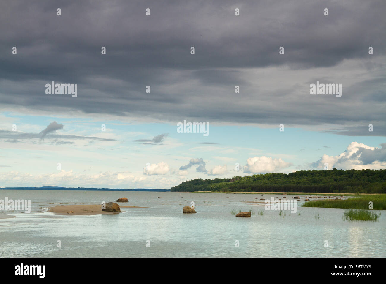 Felsen ins Meer. Aussichtspunkte in Europa Stockfoto