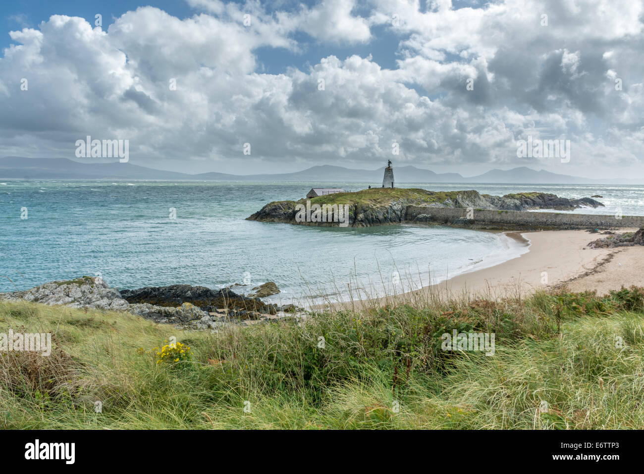 Ansicht von Llanddwyn Island, Anglesey, North Wales, UK Stockfoto