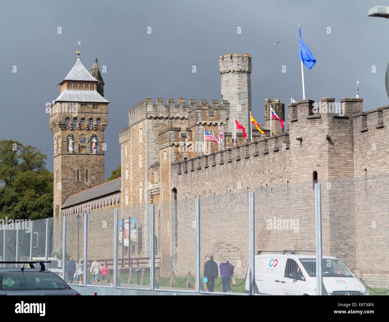 Cardiff, Wales, UK - 29. August 2014: Sicherheits-Barrieren auf dem Platz in Cardiff zum Nato-Gipfel, Newport, 2014 Stockfoto