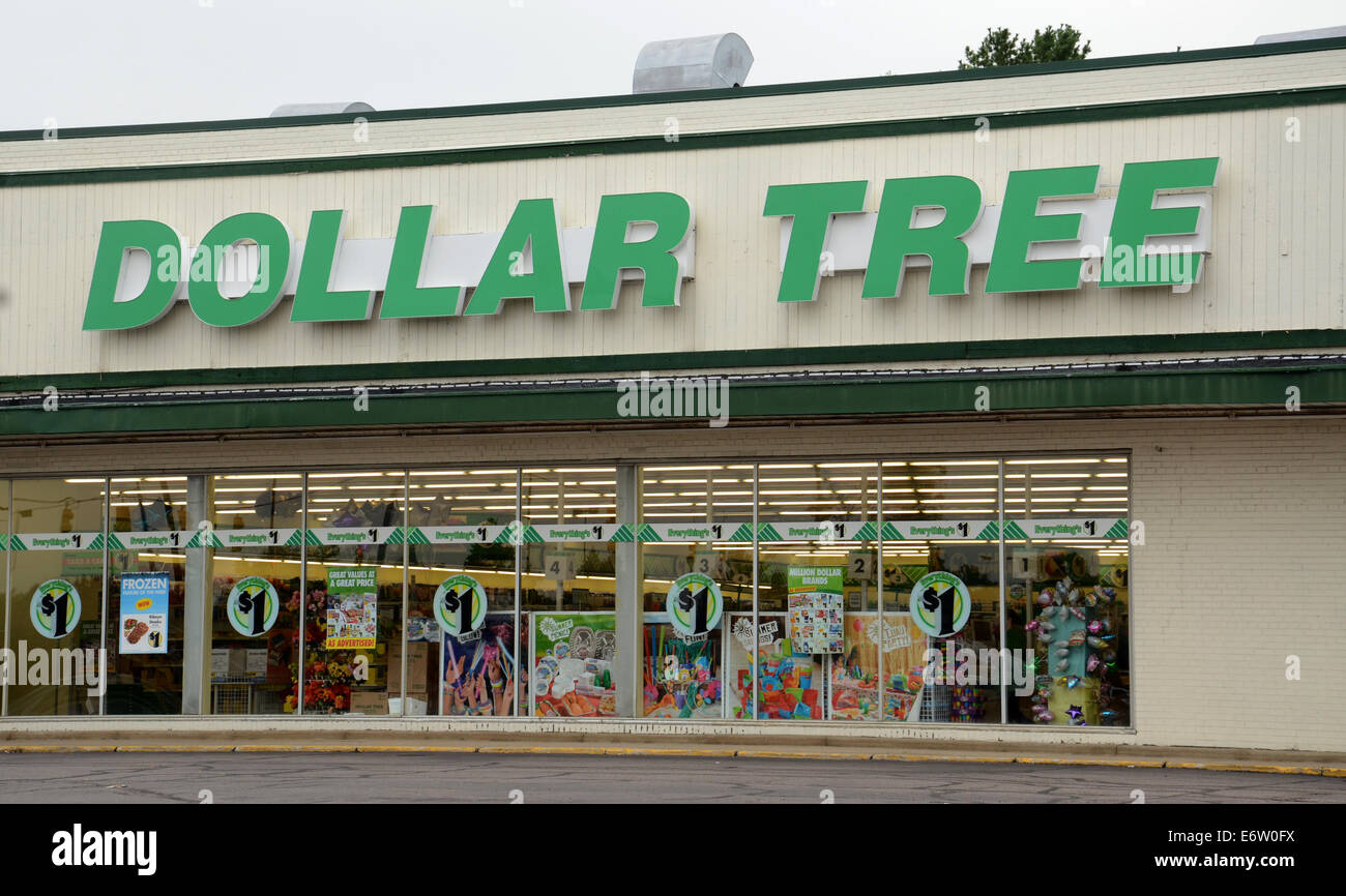 ANN ARBOR, MI - 24 AUGUST: Dollar Tree, ganze Ann Arbor Store am 24. August 2014, angezeigt wird ist in ein regelrechter Kampf für Family Dollar Stockfoto