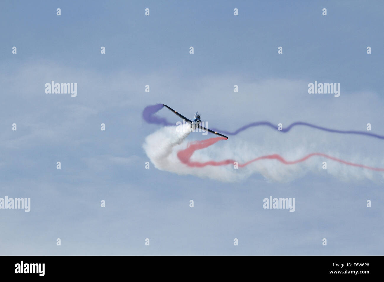 CLEVELAND, OHIO - 30 August: The Juice Plus Kunstflug Flugzeug, am 30. August 2014 in The Cleveland National Airshow Stockfoto