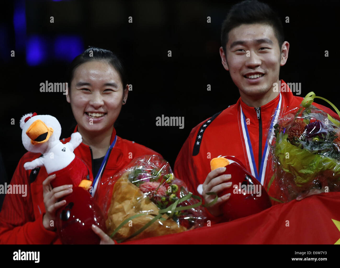 Kopenhagen, Dänemark. 31. August 2014. Bronze Medaillenträger Liu Cheng und Bao Yixin(L) Chinas Lächeln während der Preisverleihung für das Mixed-Doppel-Finale am Tag 7 von Li Ning BWF Weltmeisterschaften 2014 in Ballerup Super Arena in Kopenhagen am 31. August 2014. Bildnachweis: Xinhua/Alamy Live-Nachrichten Stockfoto