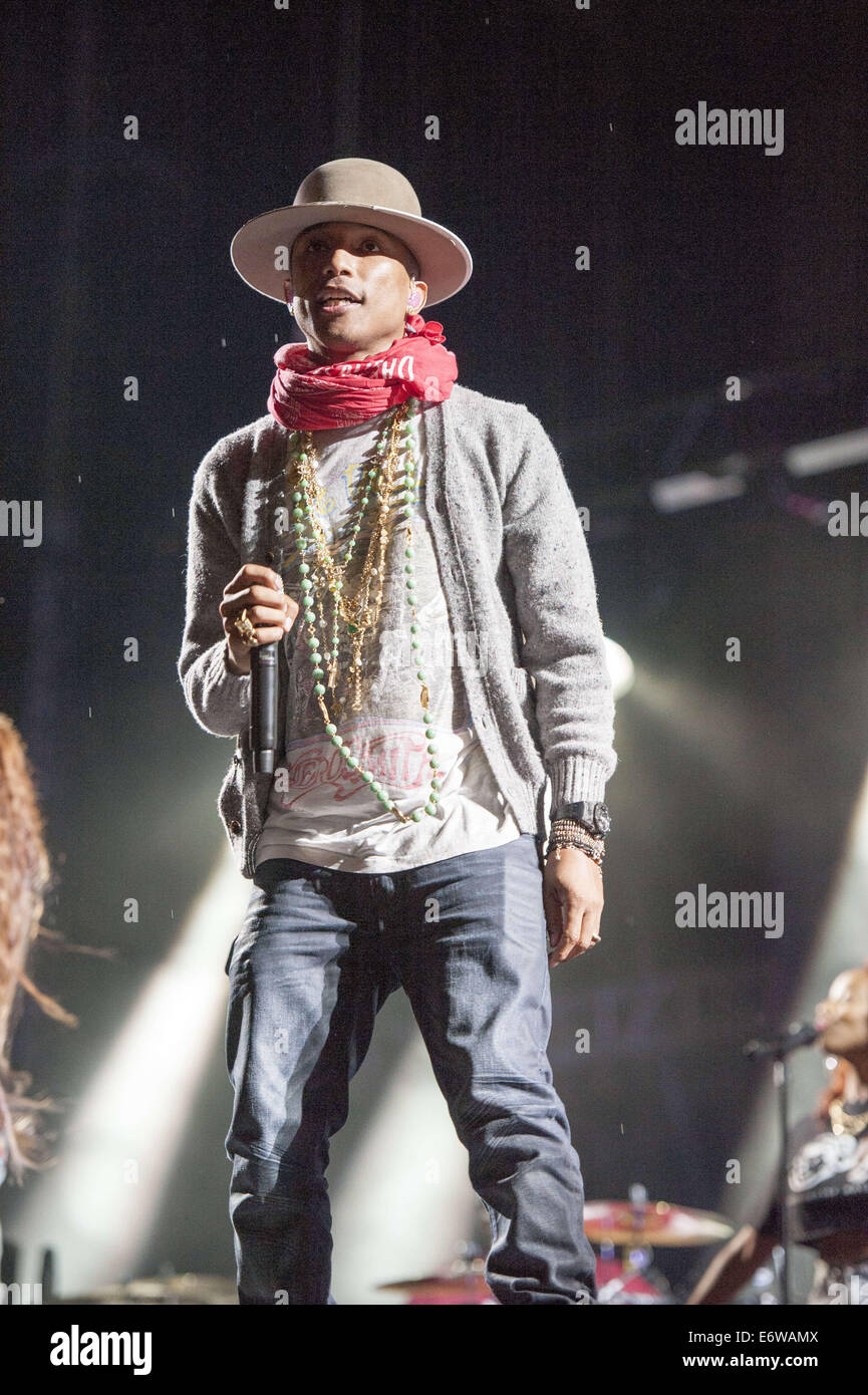 Philadelphia, Pennsylvania, USA. 31. August 2014. US-amerikanischer Sänger, Rapper, Produzent, Musiker, Grammy-Gewinner und Modedesigner, PHARRELL WILLIAMS, beim Budweiser Made In America Festival, Philadelphia Credit: Ricky Fitchett/ZUMA Draht/Alamy Live News Stockfoto