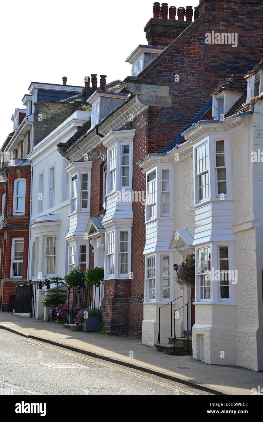 Periode Reihenhäuser auf Maltravers Street, Arundel, West Sussex, England, Vereinigtes Königreich Stockfoto