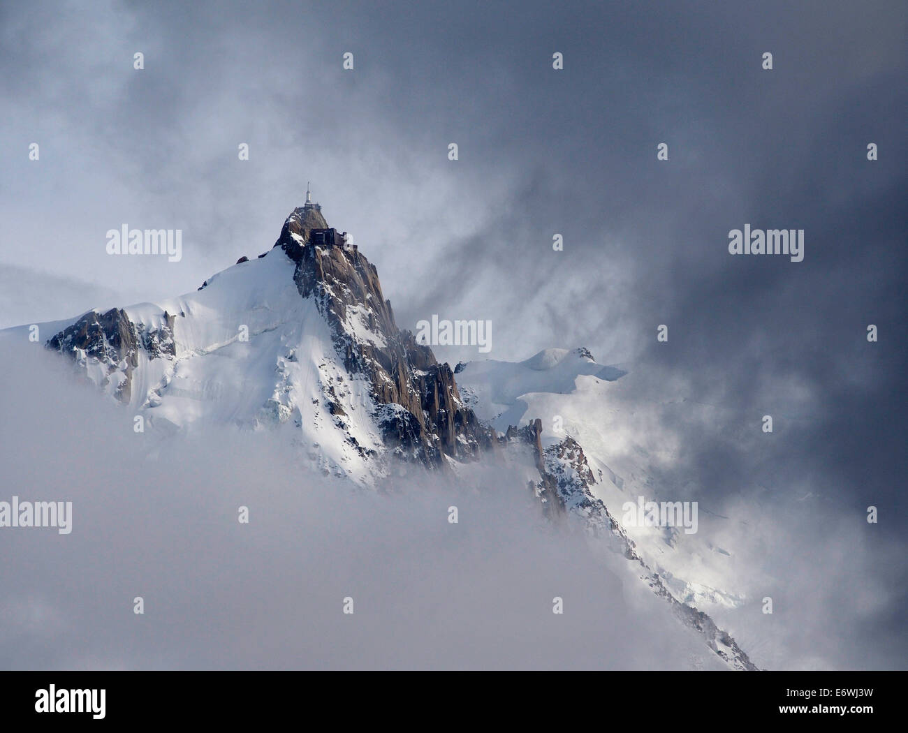 Aiguille du Midi aus Le Charlanon, Tour Mont Blanc, Chamonix, Frankreich Stockfoto