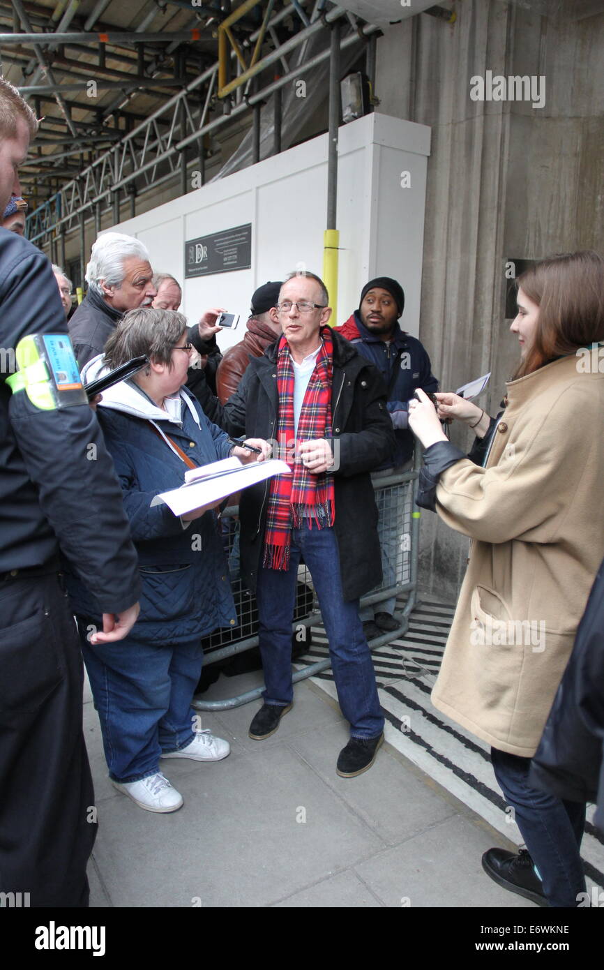 Topper Headon von The Clash verlassen die BBC Radio 2 Studios Featuring: Topper Headon wo: London, Vereinigtes Königreich bei: 9. Februar 2014 Stockfoto