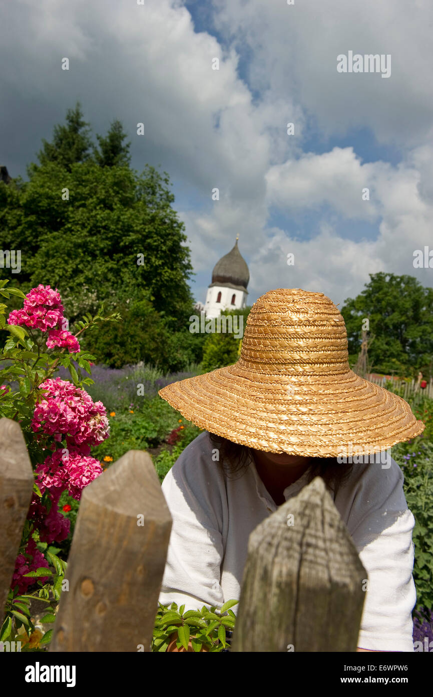 Gärtner arbeiten in den Klostergarten, Fraueninsel, Chiemsee, Chiemgau