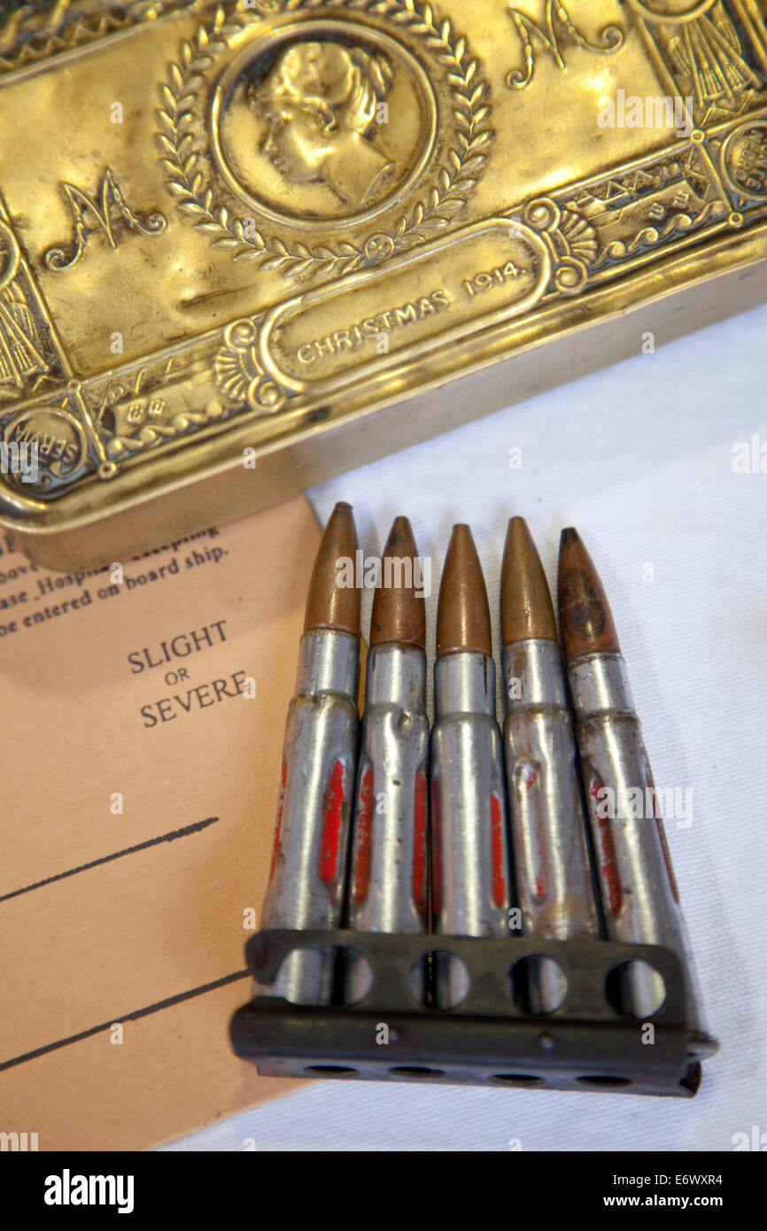 Ersten Weltkrieg Kugeln, Weihnachts-Box und Dokumentation Stockfoto