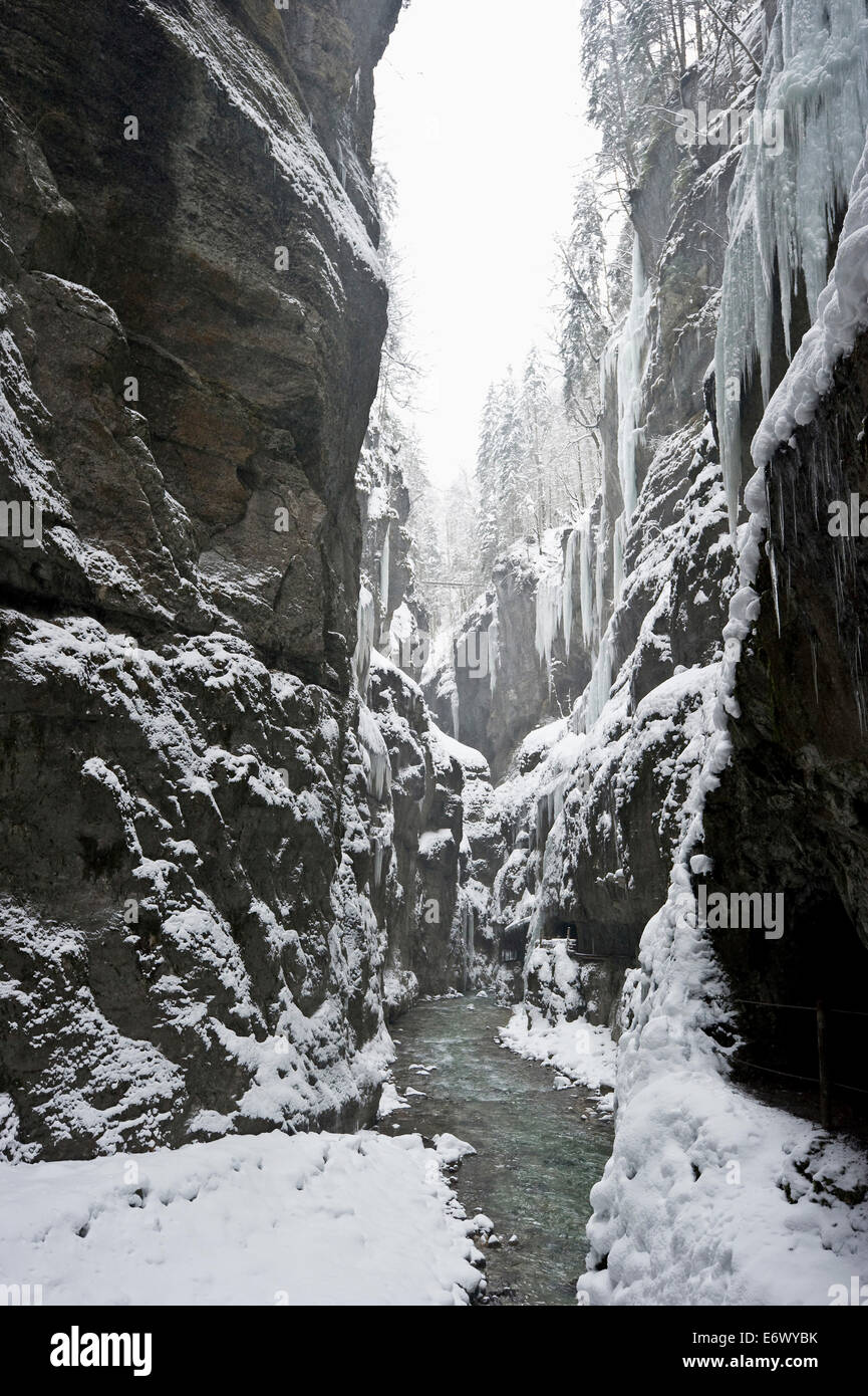 Partnachklamm im Winter, Garmisch-Partenkirchen, Bayern, Deutschland Stockfoto