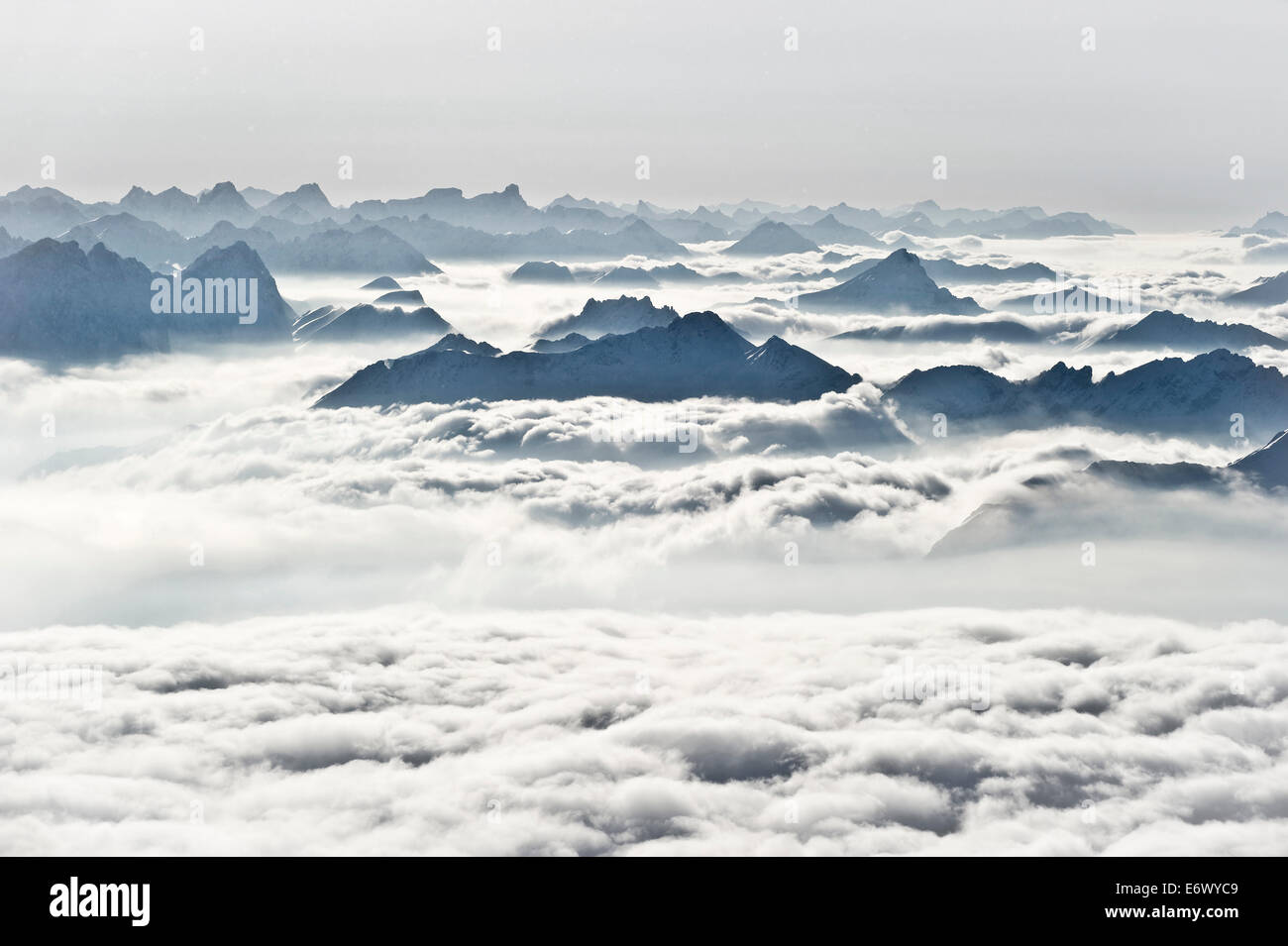 Blick vom Gipfel der Zugspitze, Garmisch-Partenkirchen, Bayern, Deutschland Stockfoto