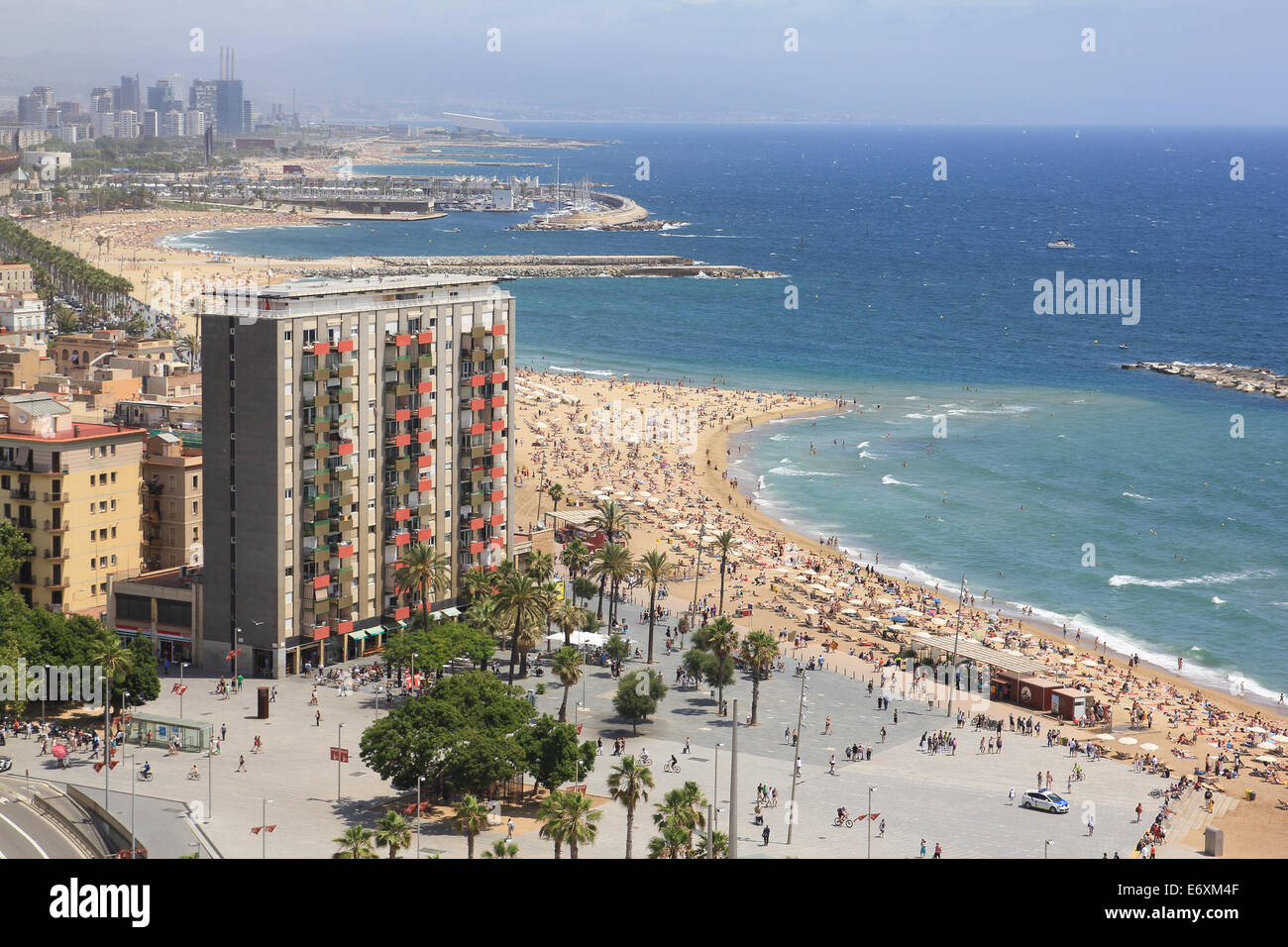 Luftbild von der Barceloneta Strand in Barcelona. Stockfoto