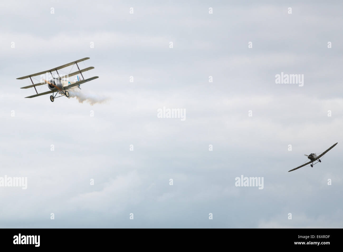 Dies ist ein mock Hund Kampf mit dem großen Krieg Display Team bei Shoreham Airshow 2014, Shoreham Flughafen, East Sussex, 2014. Hier ein S Stockfoto
