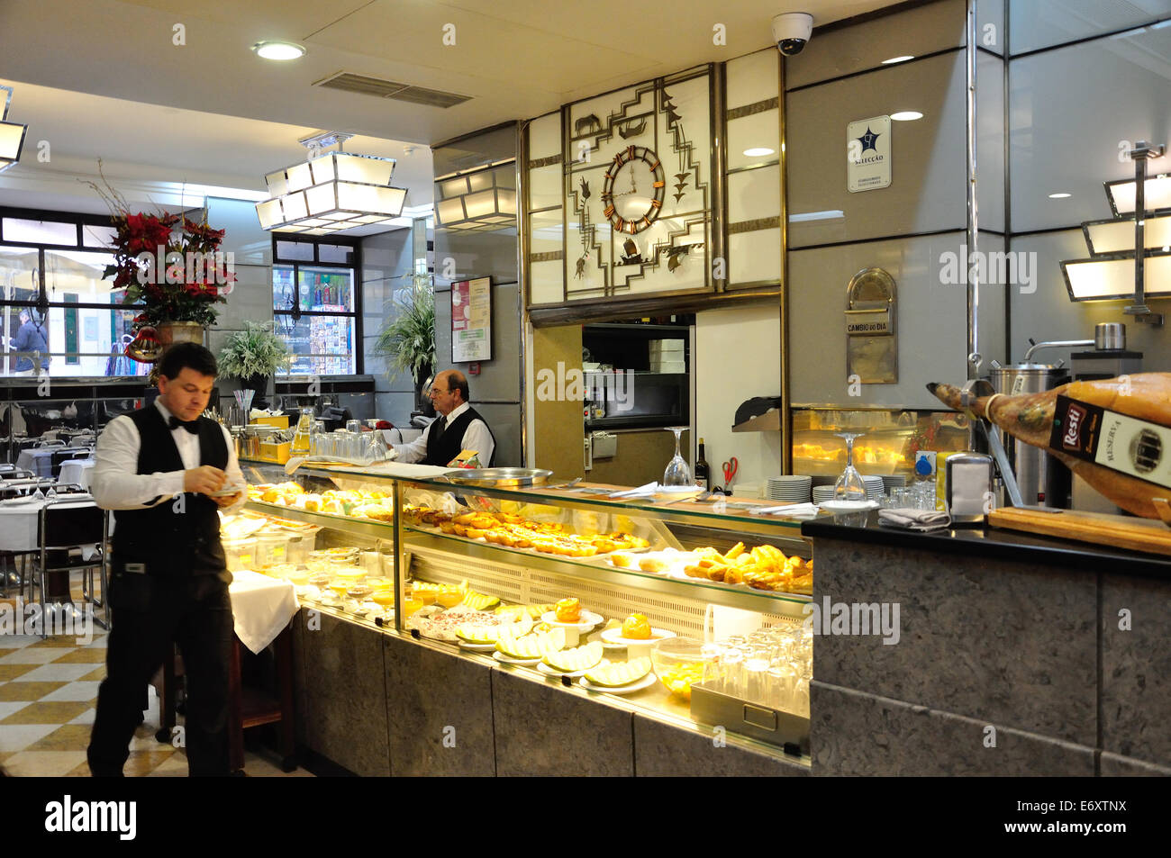 Innere des Art-Déco-Café Nicola, Praça Dom Pedro IV, Biaxa Bezirk, Lissabon, Lisboa Region, Distrikt Lissabon, Portugal Stockfoto