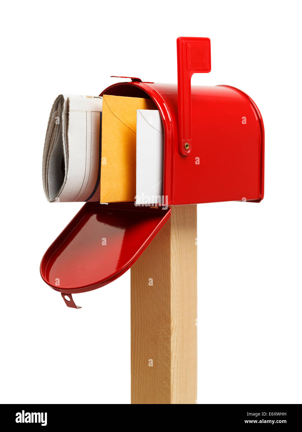 Mit Mail in öffnen Sie roten Briefkasten und kennzeichnen Sie Isolated on White Background. Stockfoto