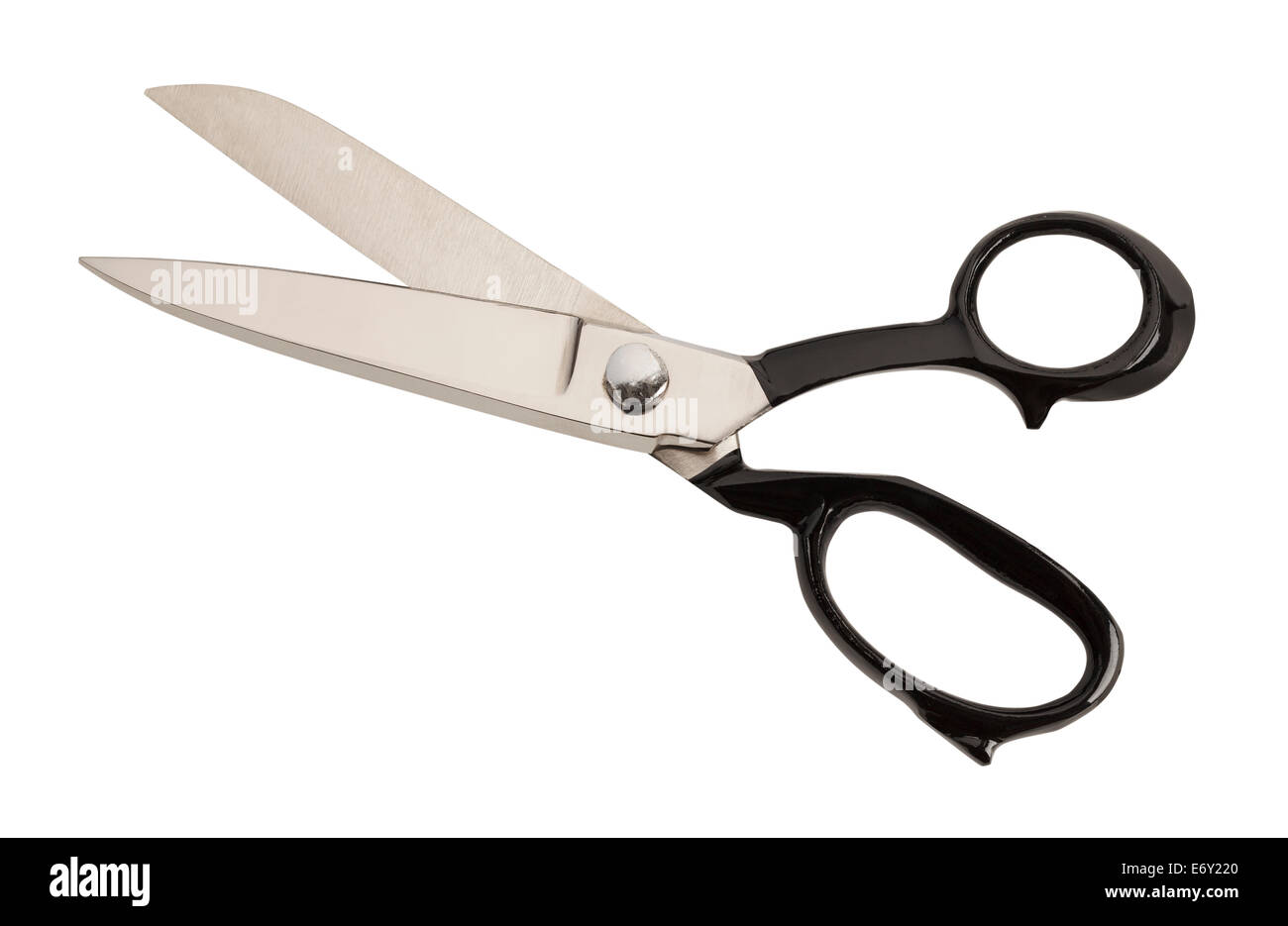 Offenes Paar Schere mit schwarzen Griffe isolierten auf weißen Hintergrund. Stockfoto