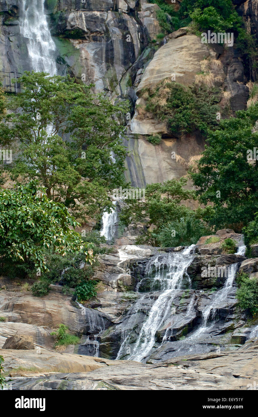 Rawana Ella Falls bei Ella am südlichen Ende von dem Hügel-Land, Sri Lanka, Südasien Stockfoto