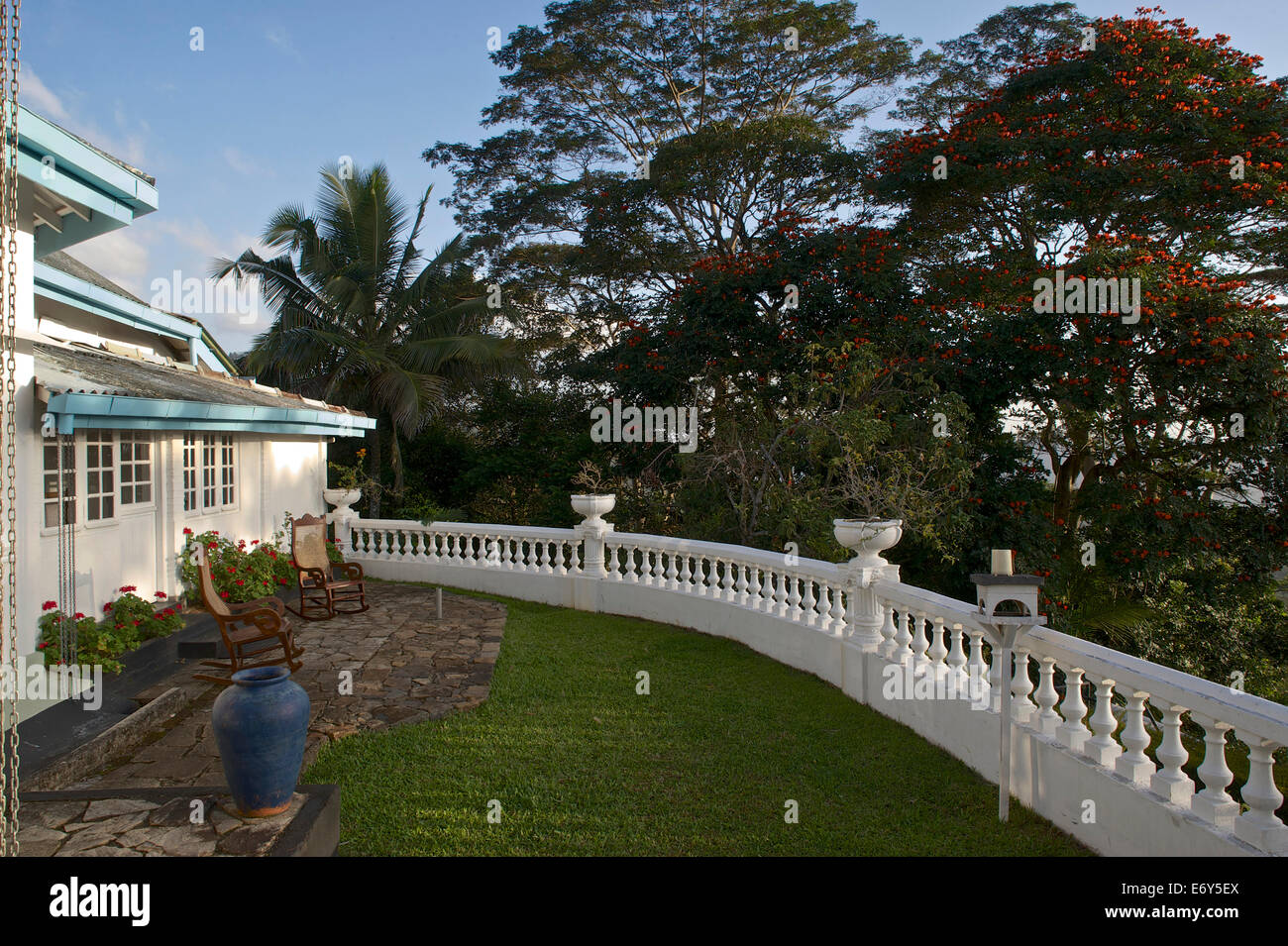 Ehemaliges Haus des Managers des Weingutes Ashburnham, heute dient das Haus als ein Hotel, Elkaduwa, Knuckles Range östlich von Kandy, Stockfoto