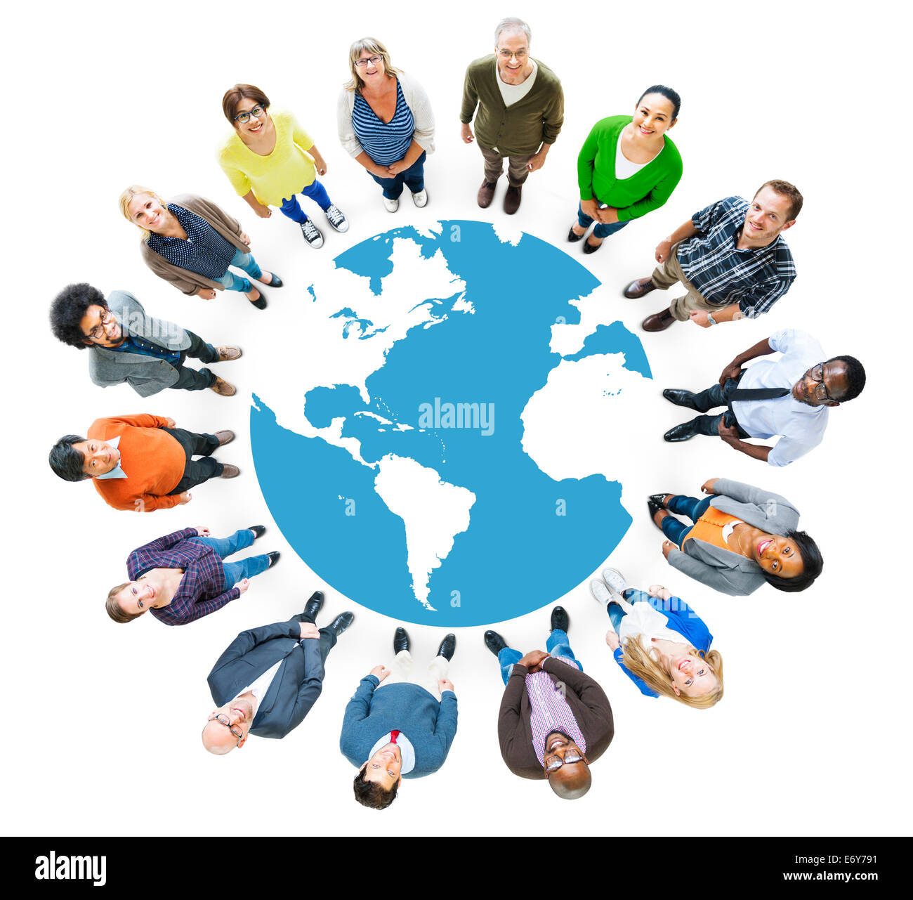 Luftaufnahme des multiethnischen Menschen bilden Kreis und Kugel Stockfoto