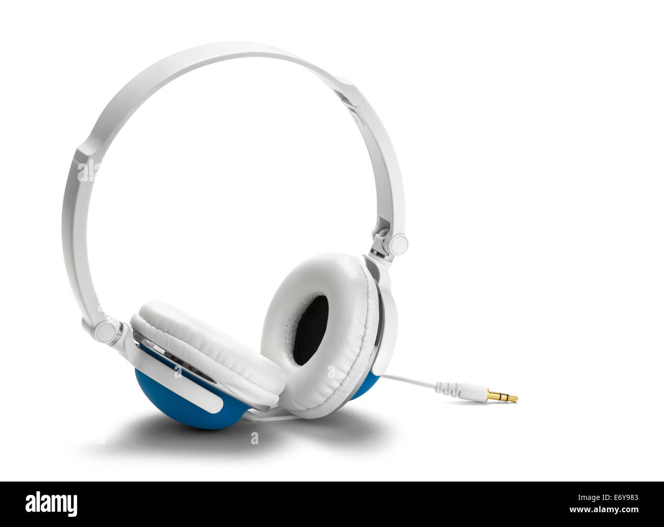 Große blaue und weiße Kopfhörer Isolated on White Background. Stockfoto