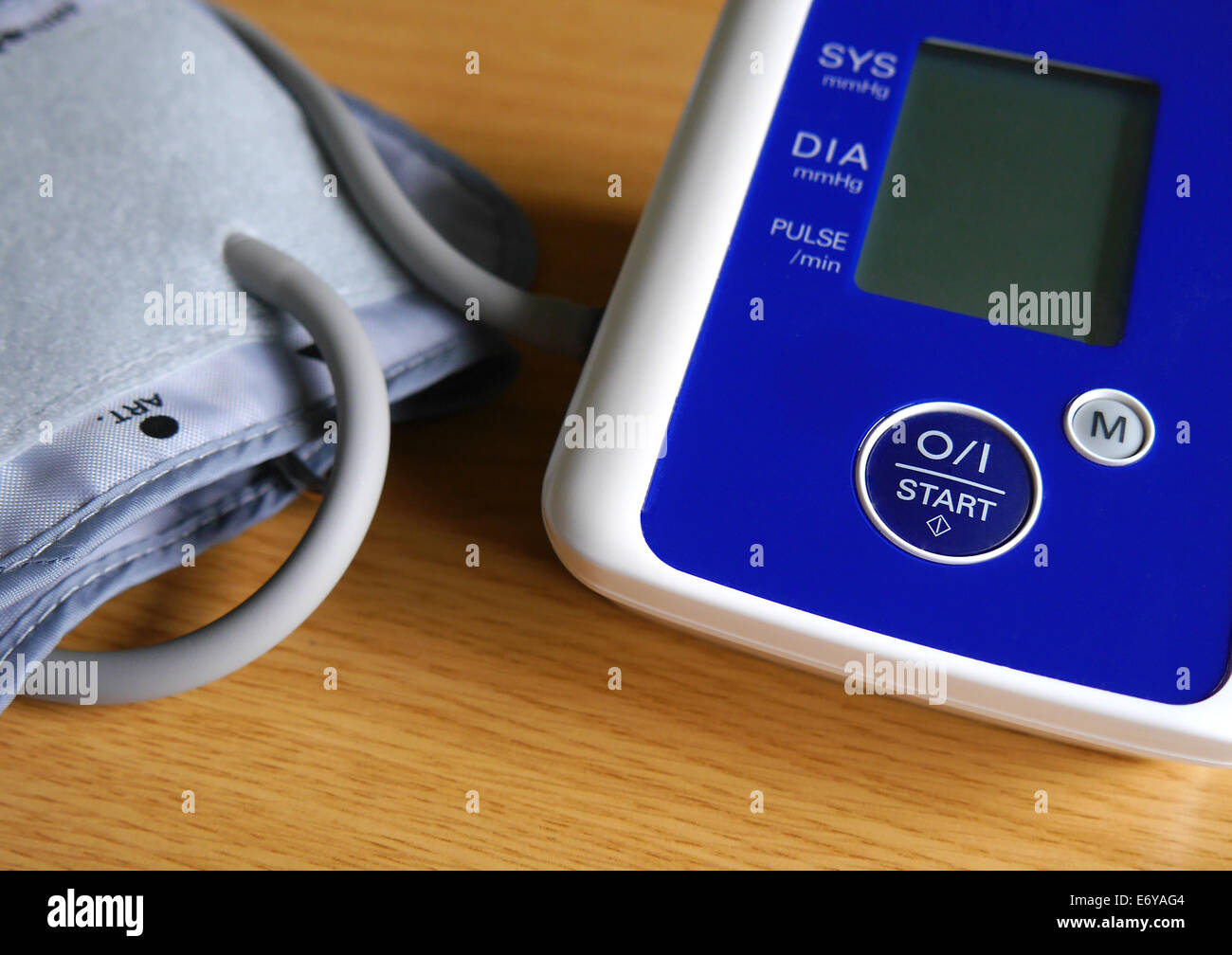 Nahaufnahme des digitalen Blutdruckmessgerät für den Heimgebrauch Stockfoto