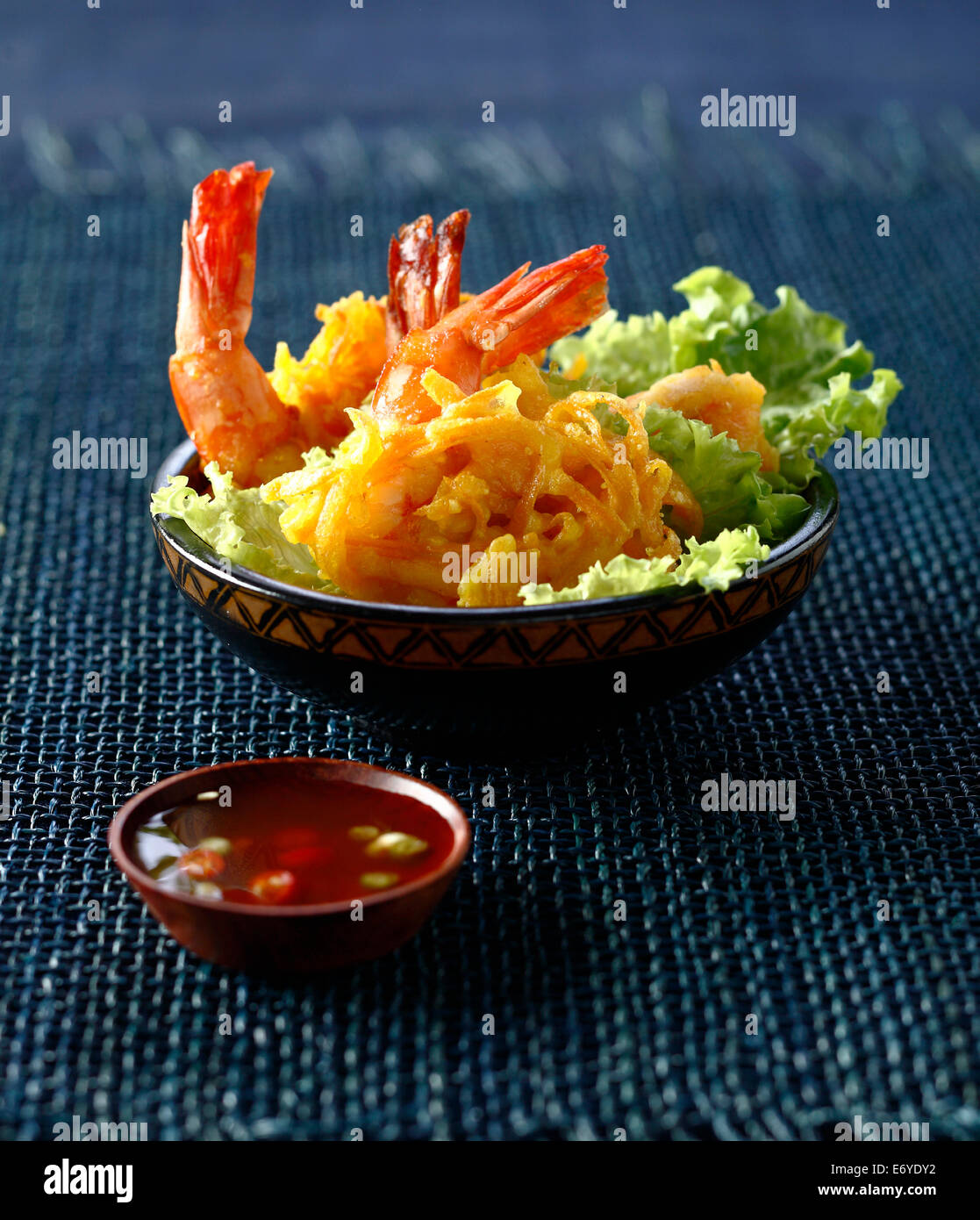 Süßkartoffel und Garnelen tempuras Stockfoto
