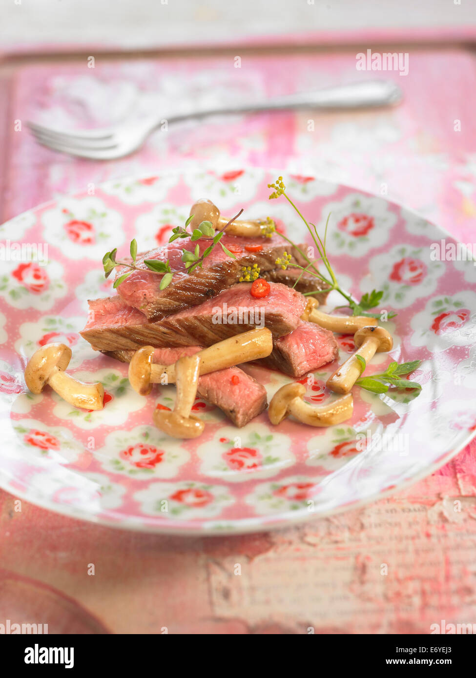 Rindfleisch mit Pilzen Stockfoto