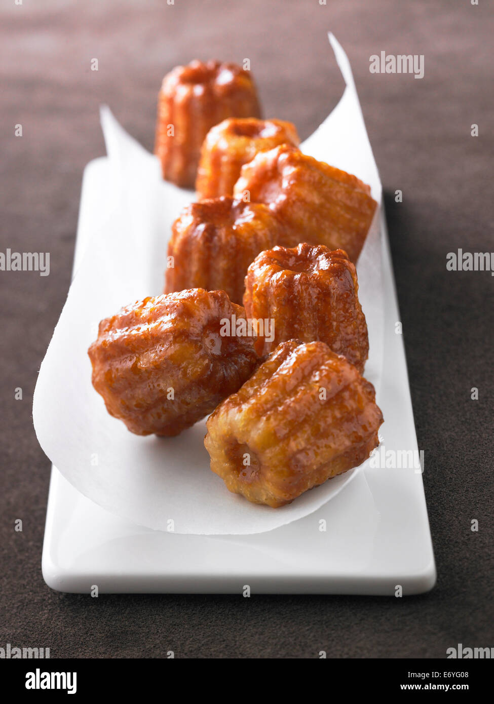 Cannelés aus Bordeaux Stockfoto