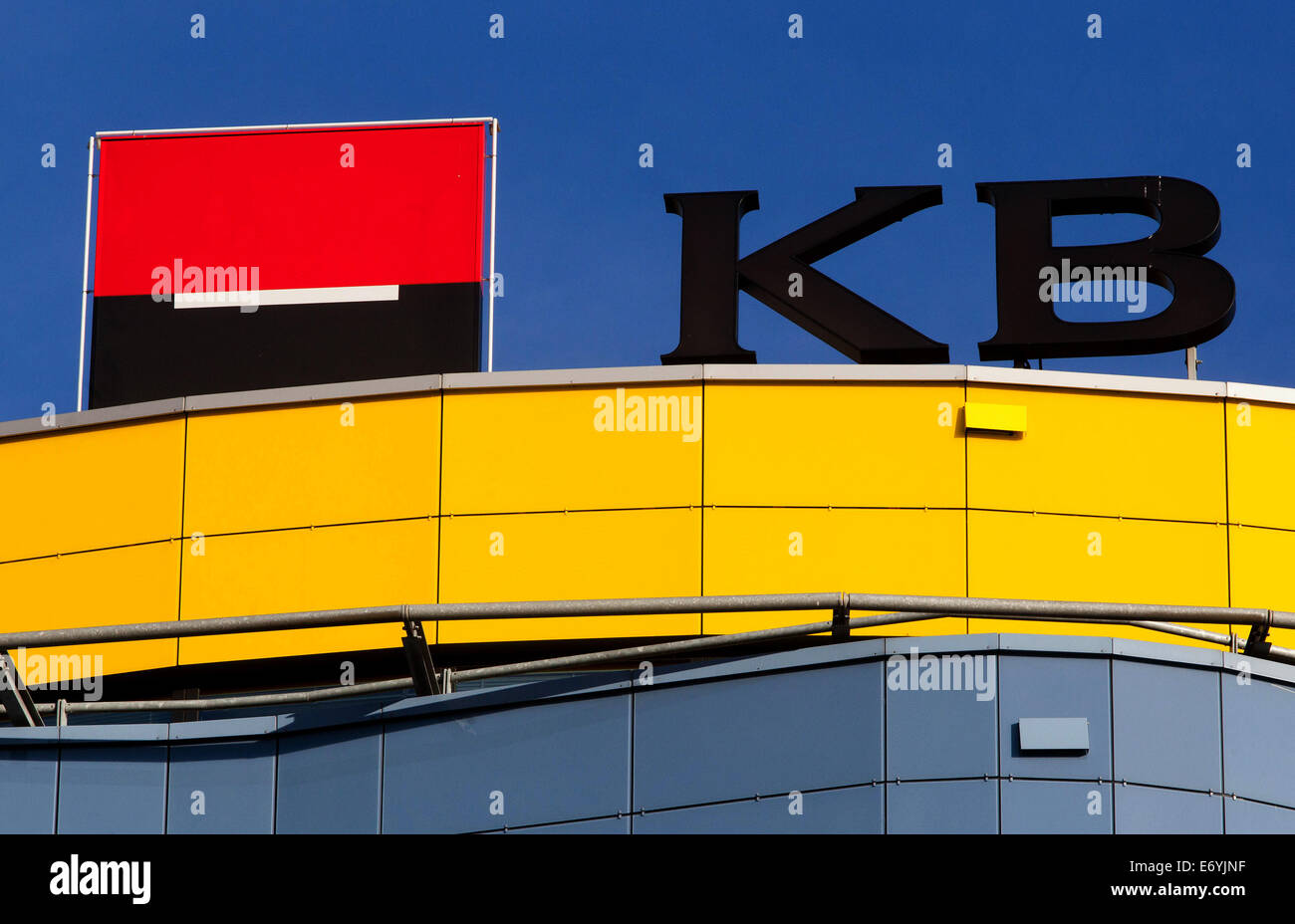 Komercni Banka Logo Prag Tschechische Republik Stockfoto