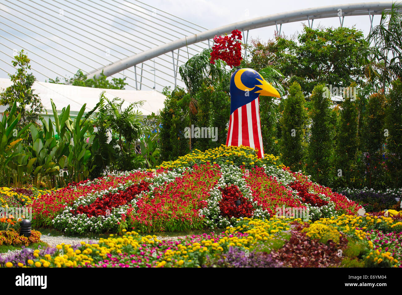 Ein Pfau geformte Blumen-Arrangement bei "Floria" Veranstaltung in Putrajaya, Malaysia. Stockfoto