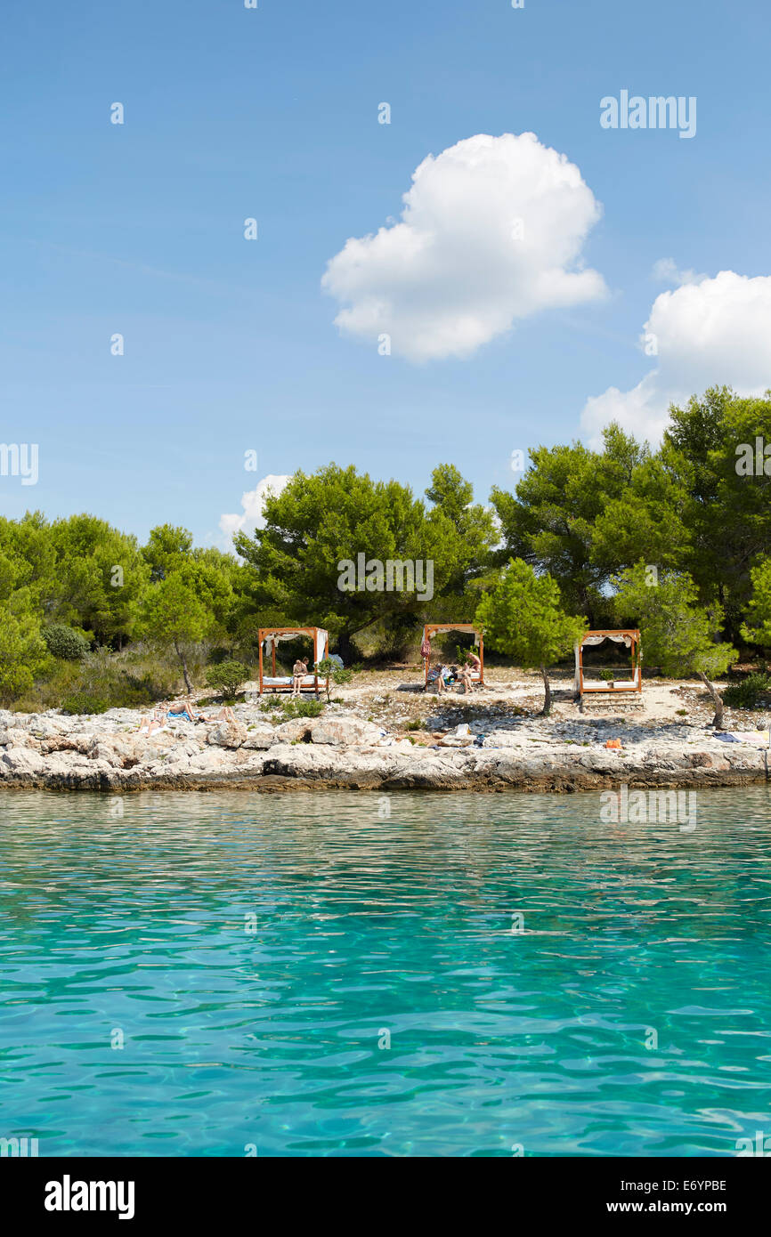 Schöne exklusive Strand Otok Marinkovac Insel in der Nähe von Hvar, Kroatien. Dieser Strand ist nur zugänglich, aber Boot. Großartiger Ort, um s Stockfoto
