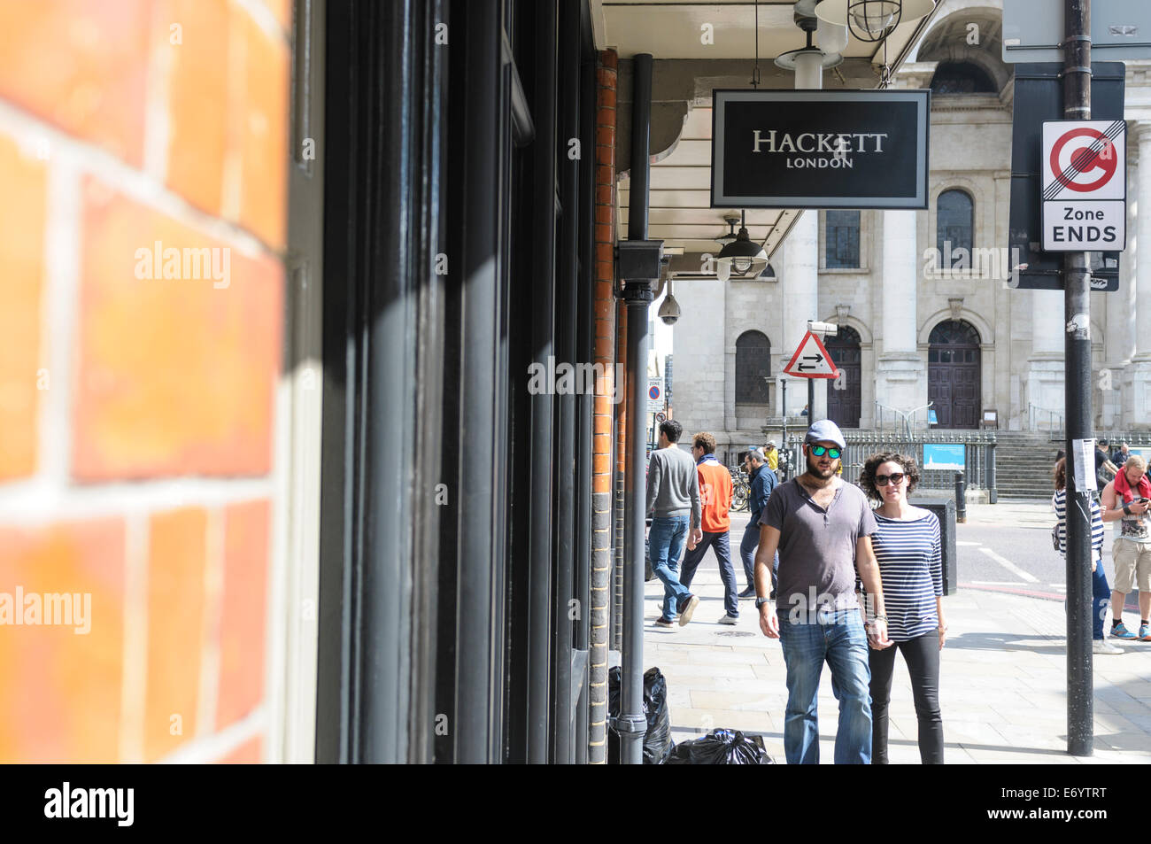 Ansicht von Hackett Shop in Spitafields, London, UK Stockfoto