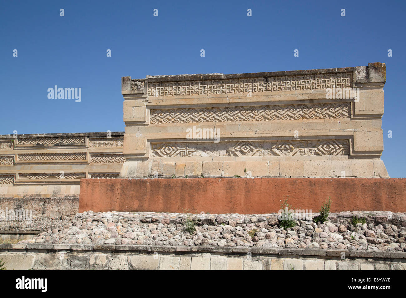 Mexiko, Oaxaca, San Pablo de Mitla, Ausgrabungsstätte Mitla, Wände aus Mosaik Laubsägearbeiten und geometrischen Mustern Stockfoto
