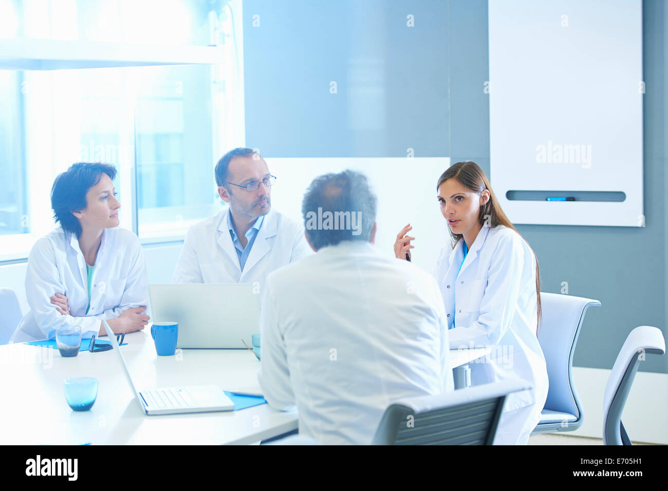 Gruppe von Forschern treffen Stockfoto