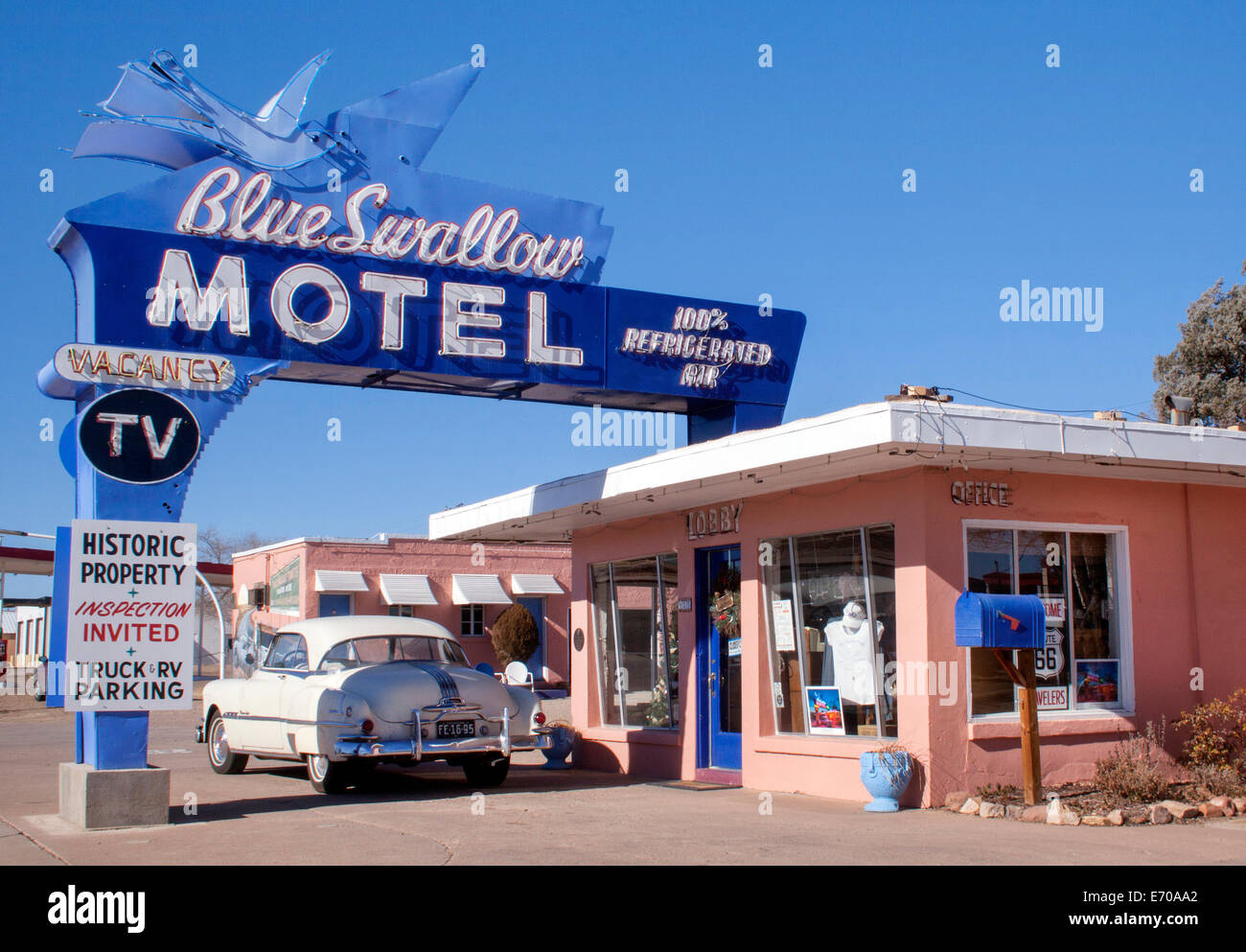 Die Blaue Schwalbe Motel befindet sich auf der alten Route 66 in Tucumcari, New Mexico Stockfoto