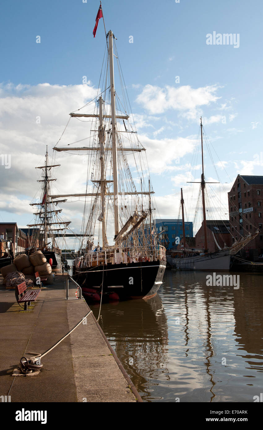 Segelschiffe vor Anker in Gloucester Docks, Gloucester, Gloucestershire, England, UK Stockfoto