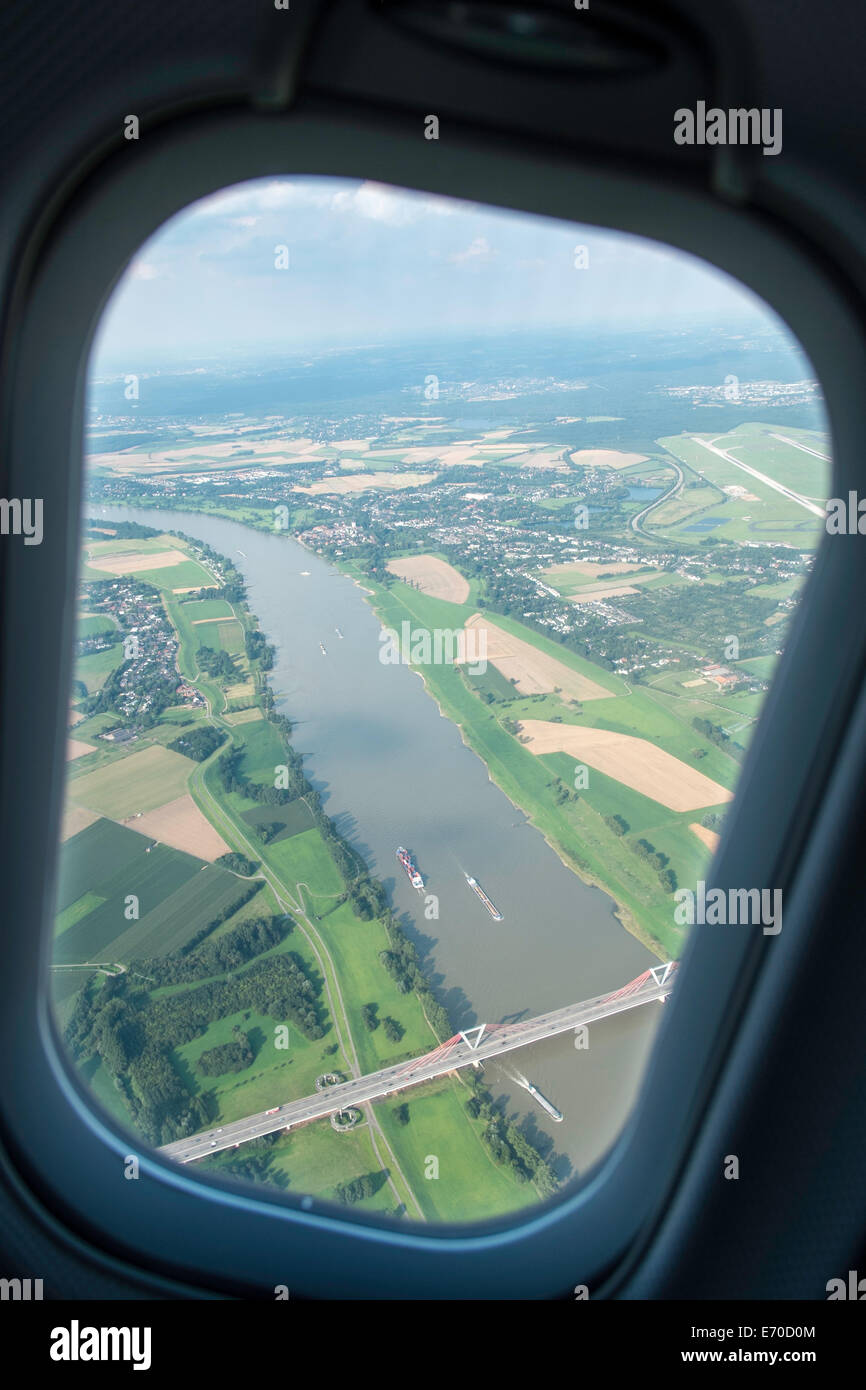Blick aus dem Fenster eines Flugzeugs Stockfoto