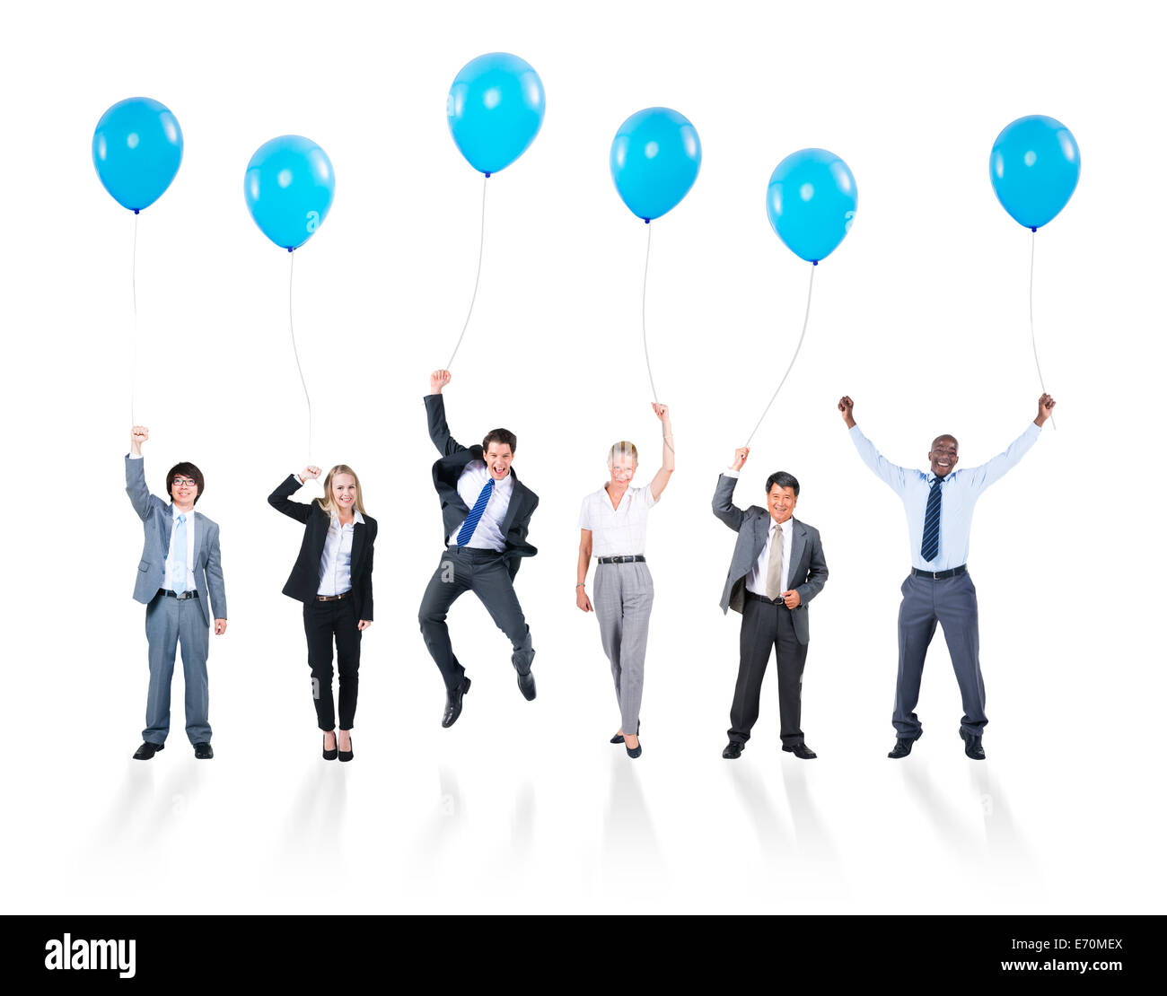 Spielerische multiethnischen Geschäftsleute mit Luftballons Stockfoto