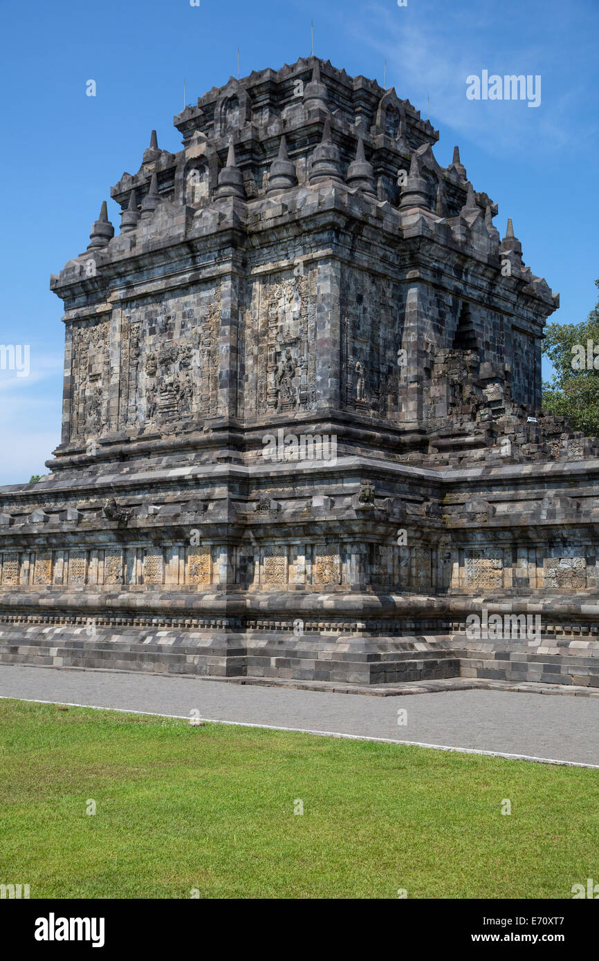 Borobudur, Java, Indonesien.  Mendut buddhistische Tempel, 9.. Jahrhundert. Stockfoto