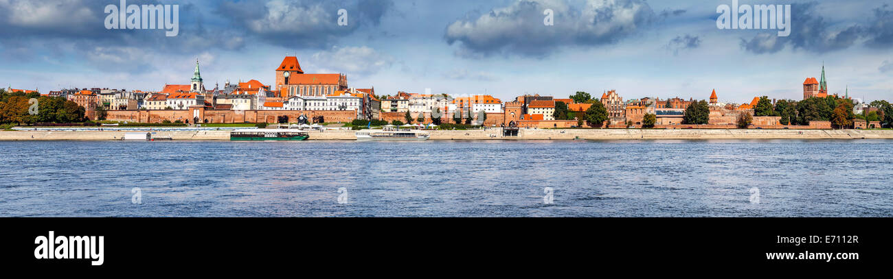 Panorama der Altstadt von Torun am Ufer der Weichsel, Polen. Stockfoto