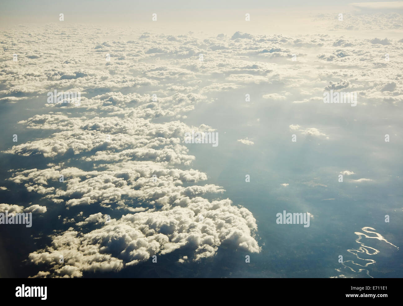Luftaufnahme der Wolken über Europa Stockfoto