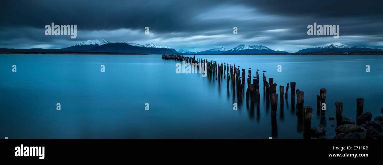 Dämmerung über letzte Hoffnung Klang, Puerto Natales, Patagonien, Chile Stockfoto
