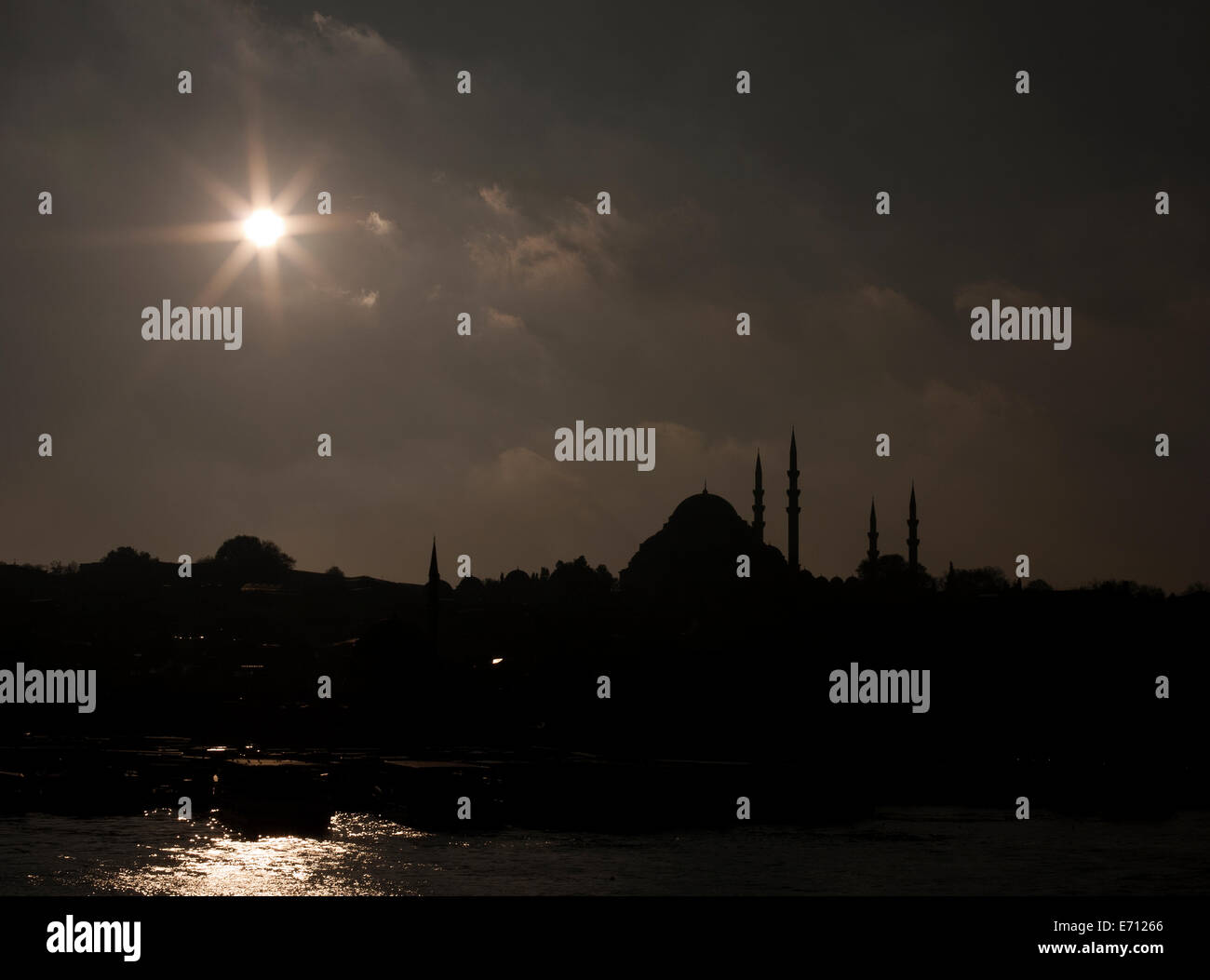 Silhouette Süleymaniye-Moschee, Istanbul, Türkei Stockfoto