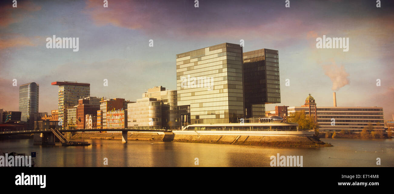 Deutschland, Düsseldorf, Ansicht der MedienHafen Stockfoto
