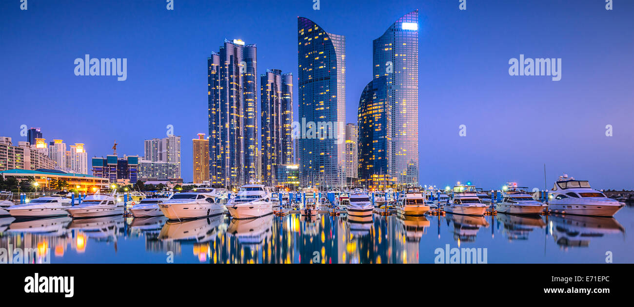 Skyline von Busan, Südkorea in der Haeundae Hafenviertel. Stockfoto