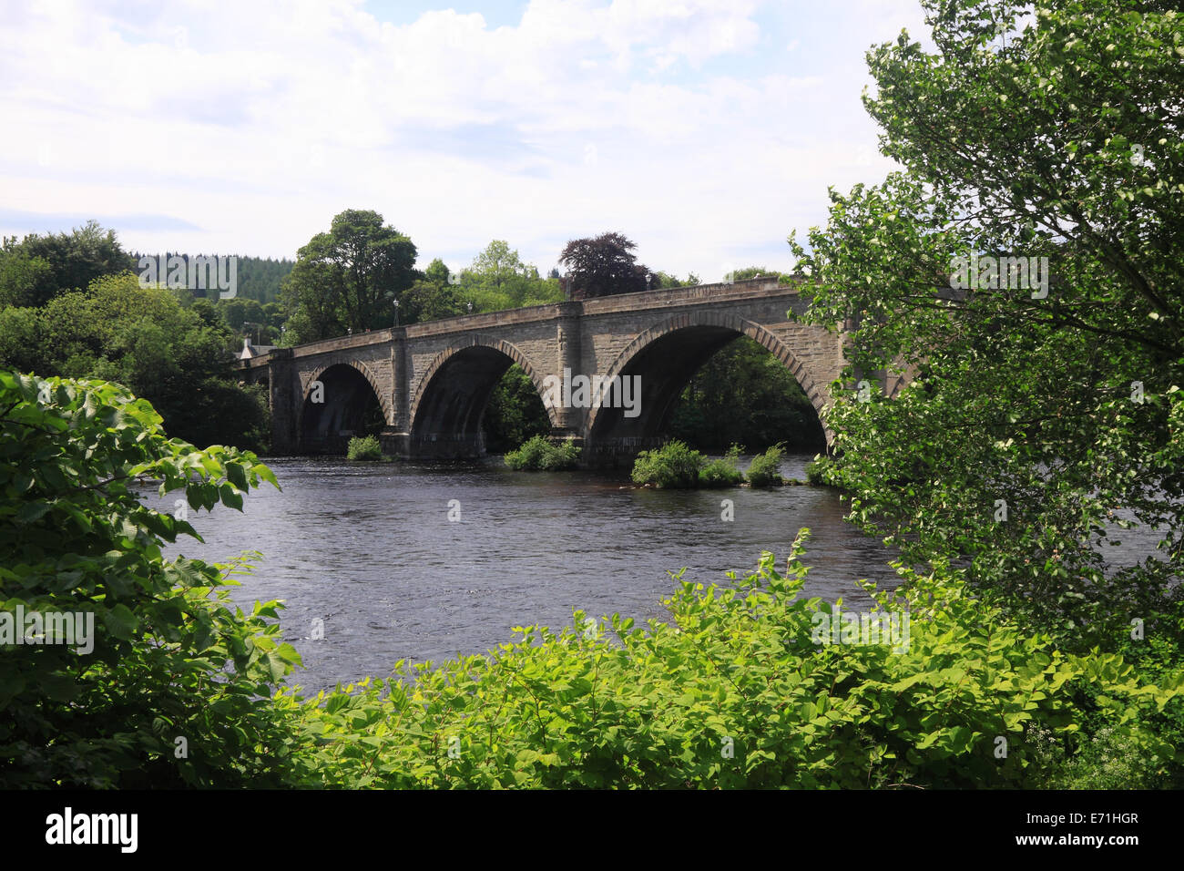 Thomas Telford Brücke über den Tay bei Dunkeld, Schottland Stockfoto