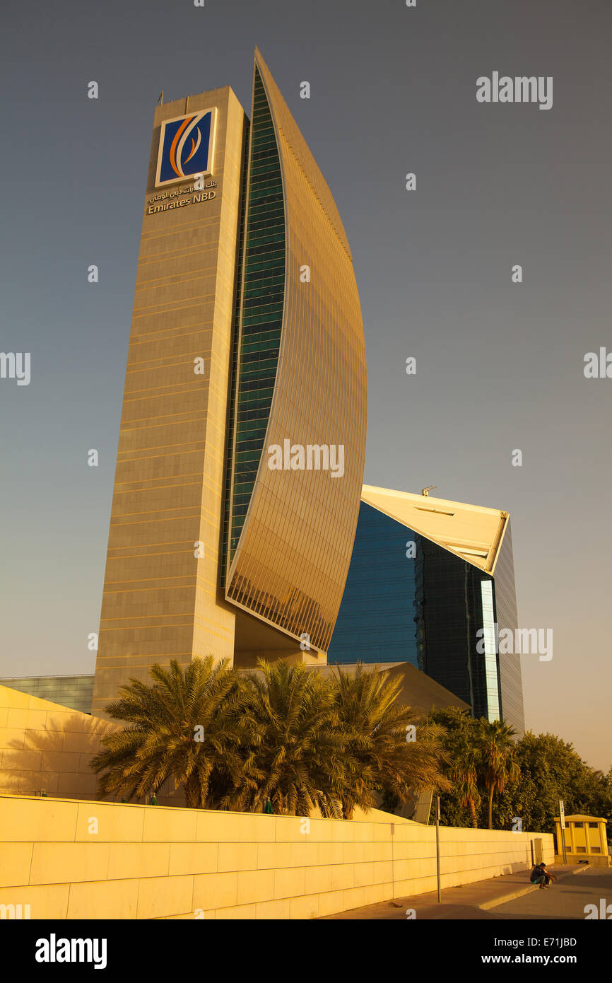 DUBAI-Februar 6,2012: Moderne Wolkenkratzer Emirates NBD, der größten Bankengruppe im Nahen Osten in Bezug auf Vermögenswerte. Stockfoto