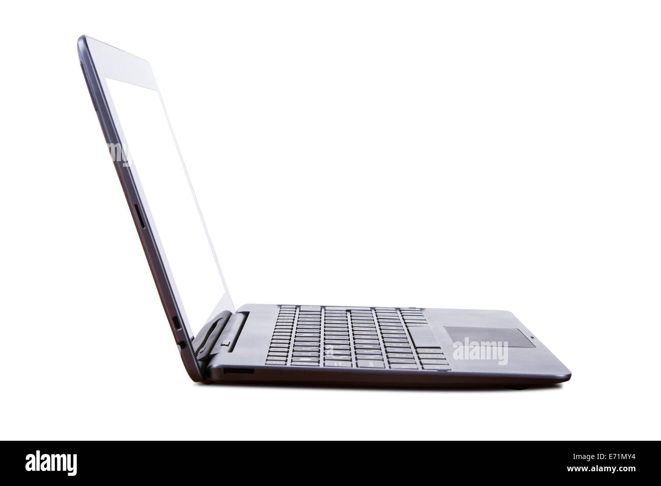 Tablet-Laptop mit leeren Bildschirm, Seitenansicht, isoliert auf weißem Hintergrund. Stockfoto