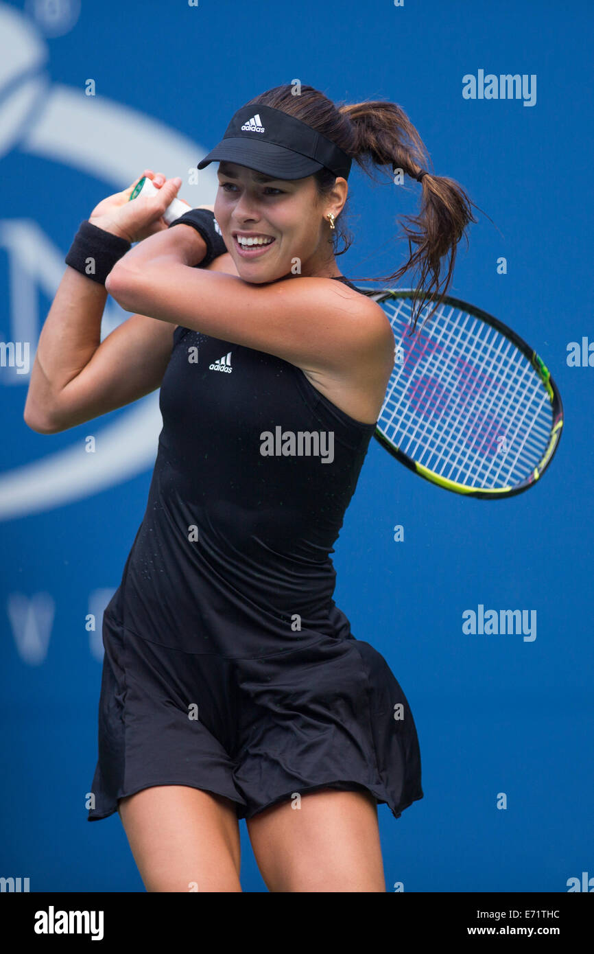 Ana Ivanovic (SRB) in ersten Runde Aktion während der 2. Tag der US Open Tennis Championships. © Paul J. Sutton/PCN Stockfoto