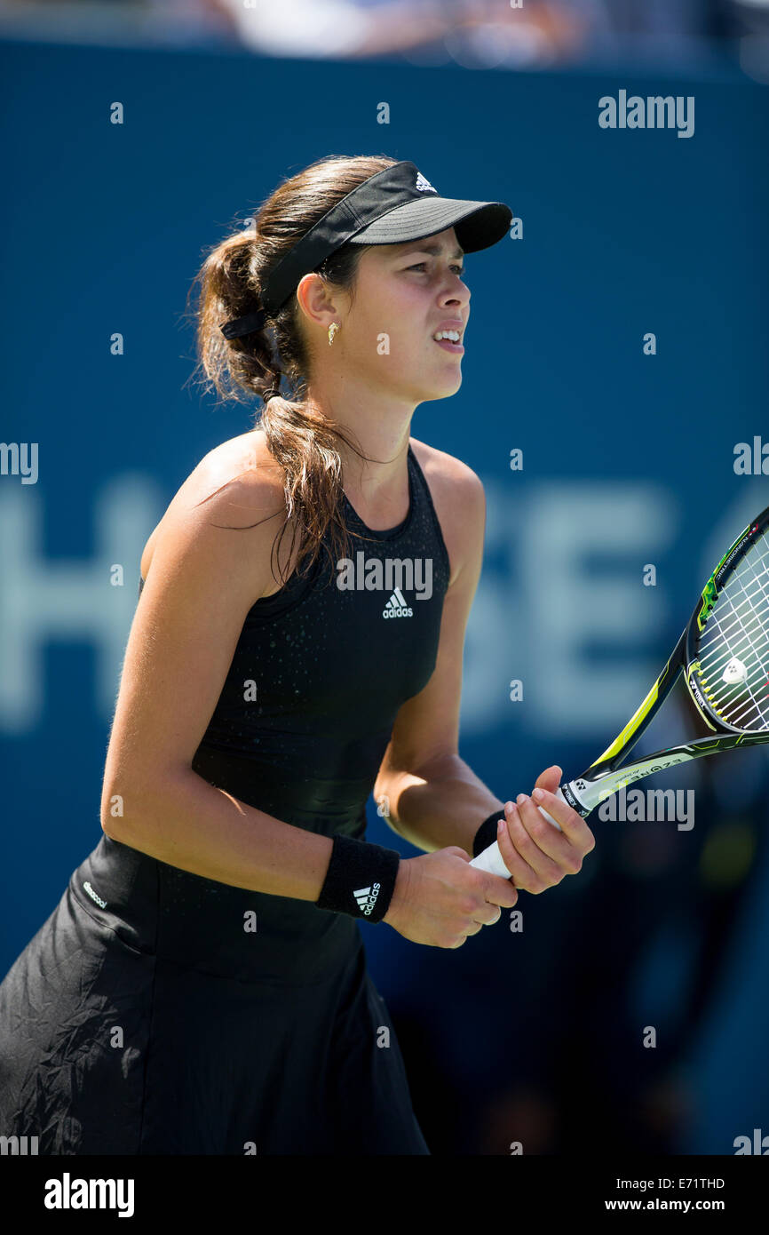 Ana Ivanovic (SRB) in ersten Runde Aktion während der 2. Tag der US Open Tennis Championships. © Paul J. Sutton/PCN Stockfoto