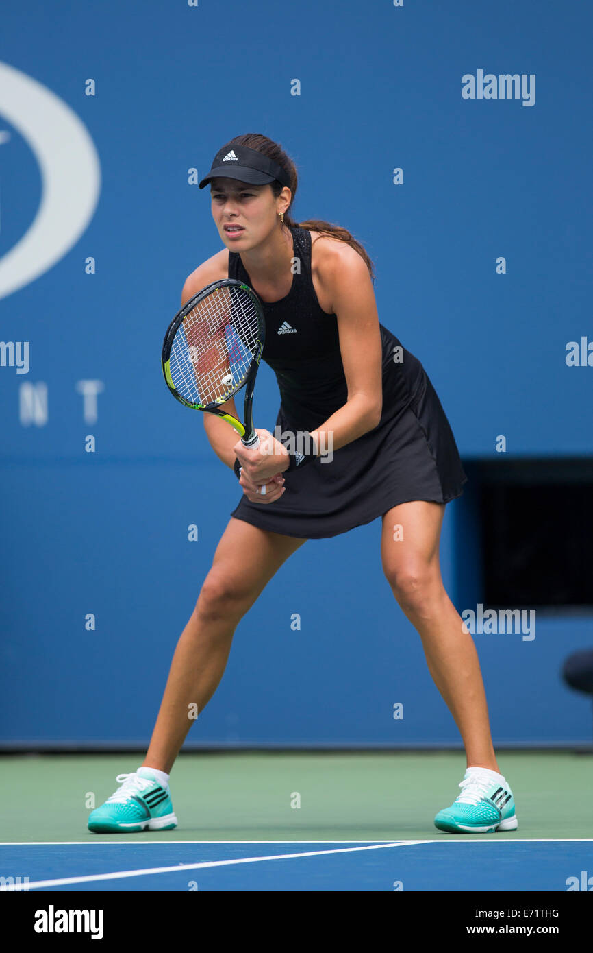 Ana Ivanovic (SRB) in ersten Runde Aktion während der 2. Tag der US Open Tennis Championships. © Paul J. Sutton/PCN Stockfoto